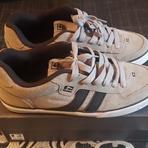 Mens Globe sneakers